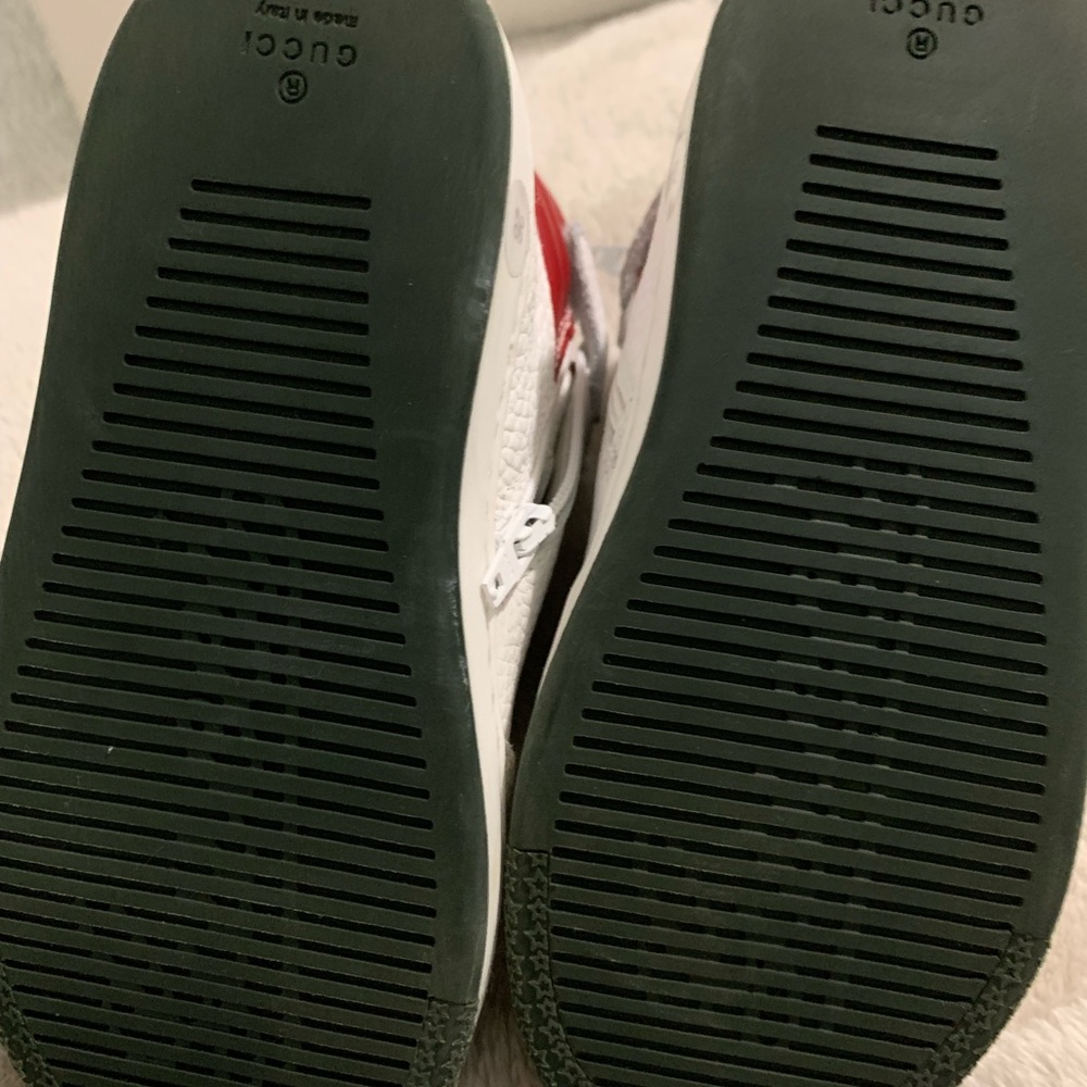 Gucci toddler shoe size 26